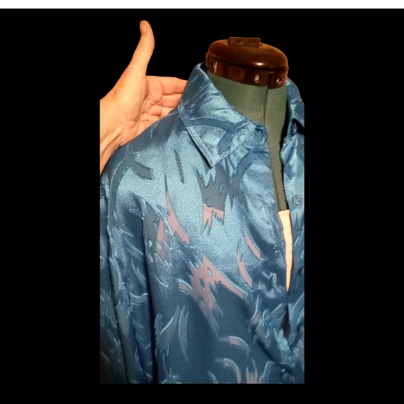 Women's N Touch Size XL Bright Blue Sheer Satin Button Up Long Sleeve Blouse - Picture 4 of 10
